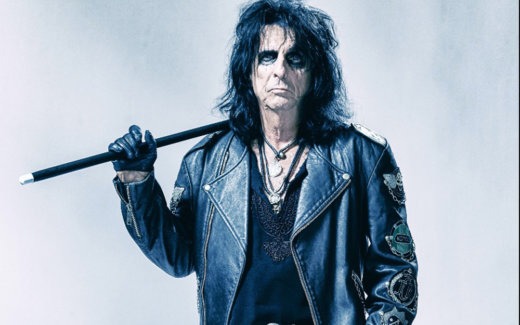 Alice Cooper Doesn’t Mind That Rock Isn’t #1 On The Charts: “We’re Back to the Point of Being Rebels Again”